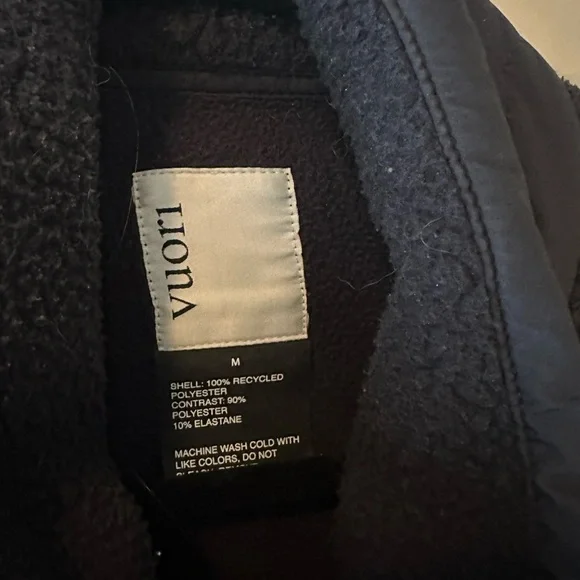 Vuori Utility Sherpa Jacket in Black - Picture 7 of 11